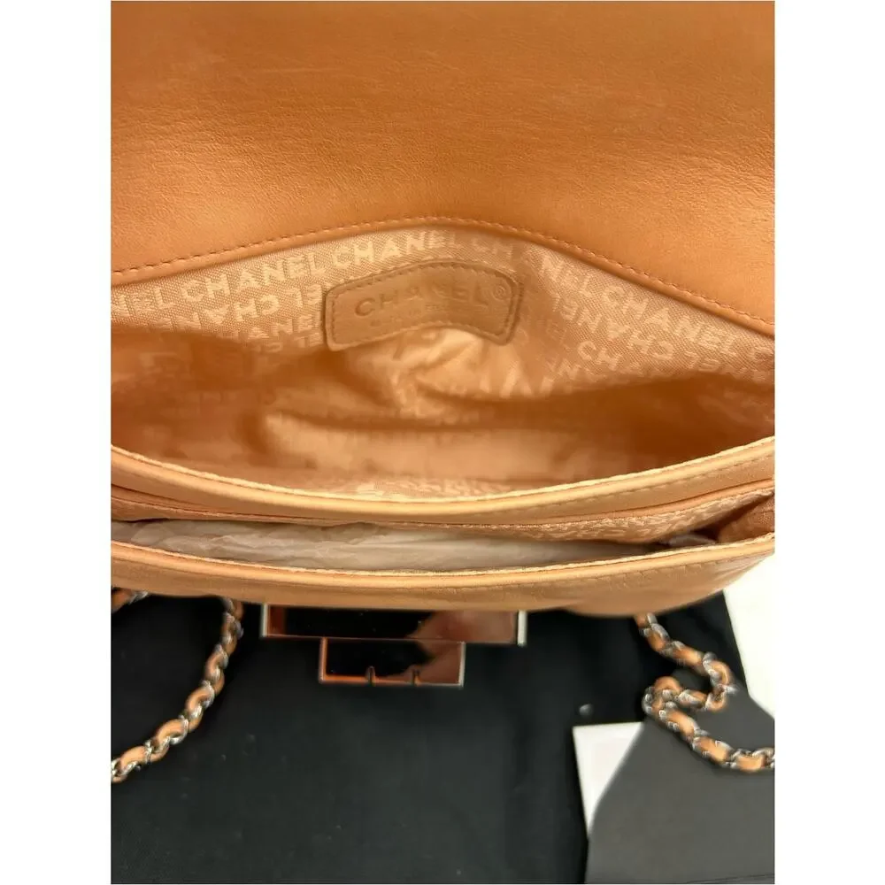 Women's CHANEL Peach Leather Turnlock Crossbody Bag made in Italy PRISTINE